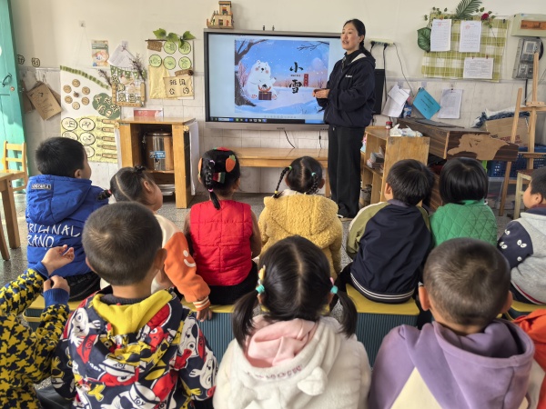 “幼”见小雪，暖意浓浓