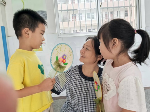 童声传情    爱意满满