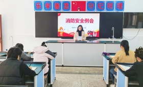 筑牢安全防火墙，萌娃争当“小消防员”